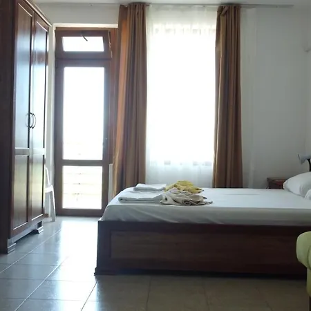 Marinovi Guest house 3*